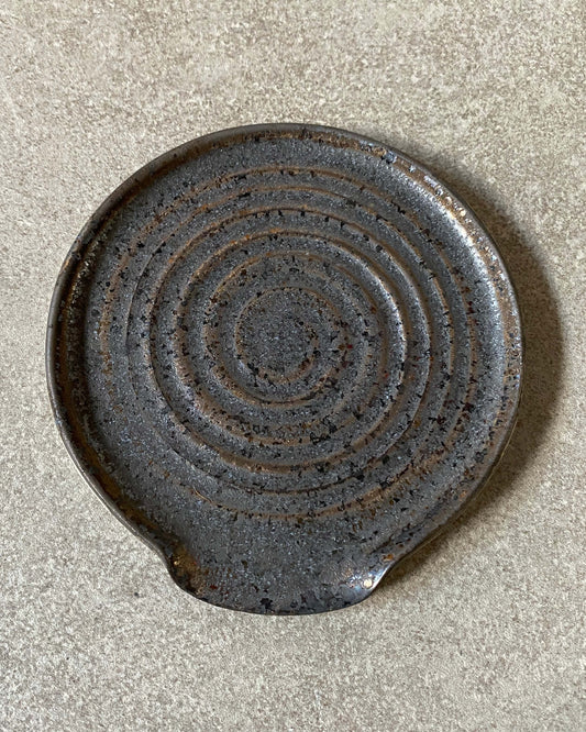 Grydeske-holder - Gråsort med guld